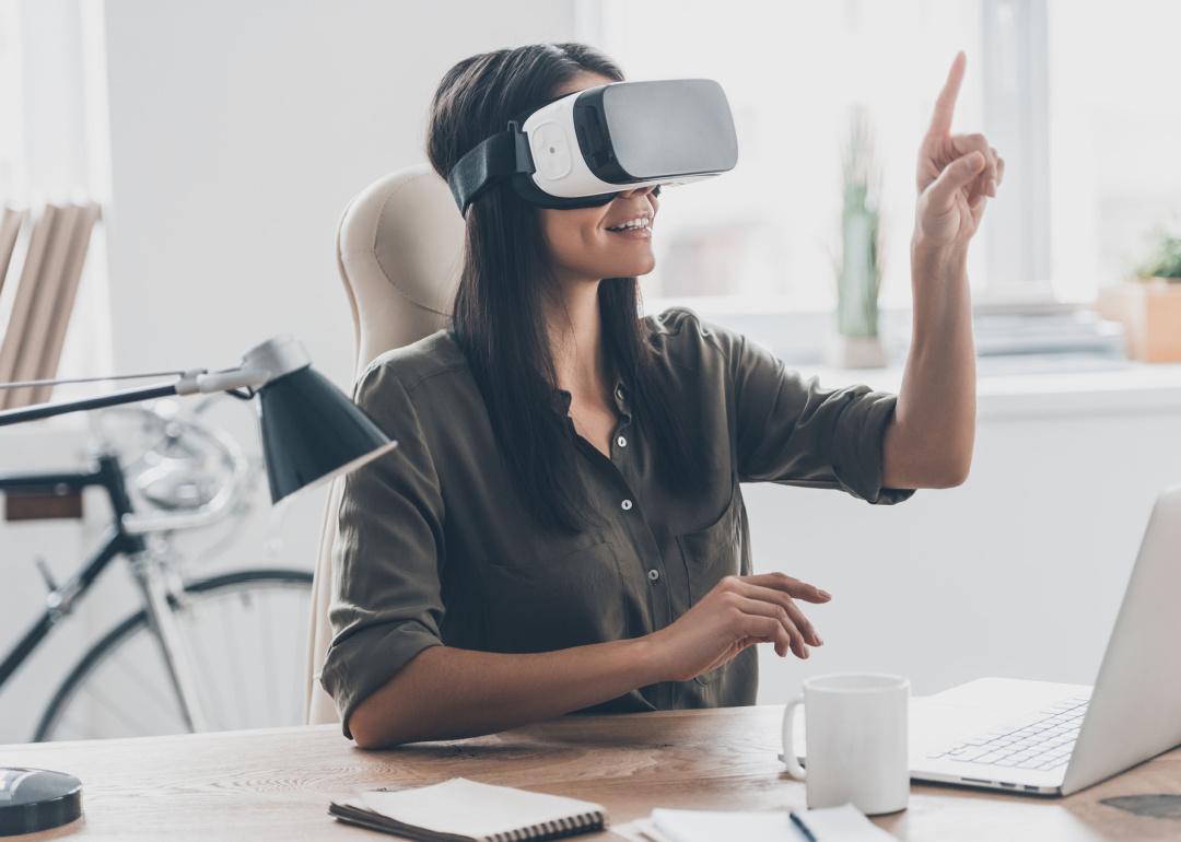 Tovuti LMS researched five ways employers in different industries use virtual reality to train employees in various professional and technical skills.  