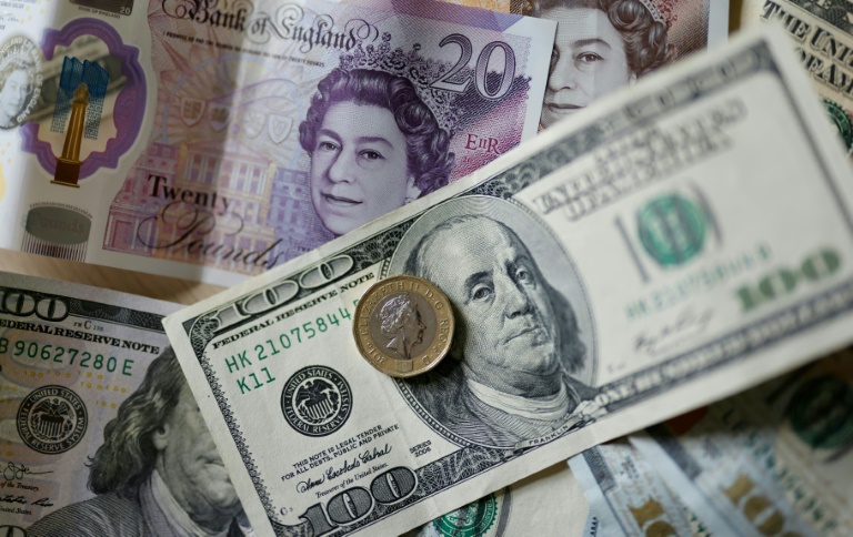 Sterling has come under fresh pressure against the dollar after the Bank of England said it would stop providing support to markets at the end of the week