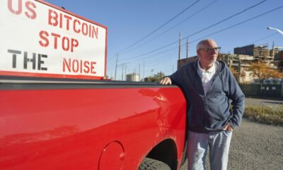 Bryan Maacks put up a sign protesting US Bitcoin over the noise of its operations in Niagara Falls, New York